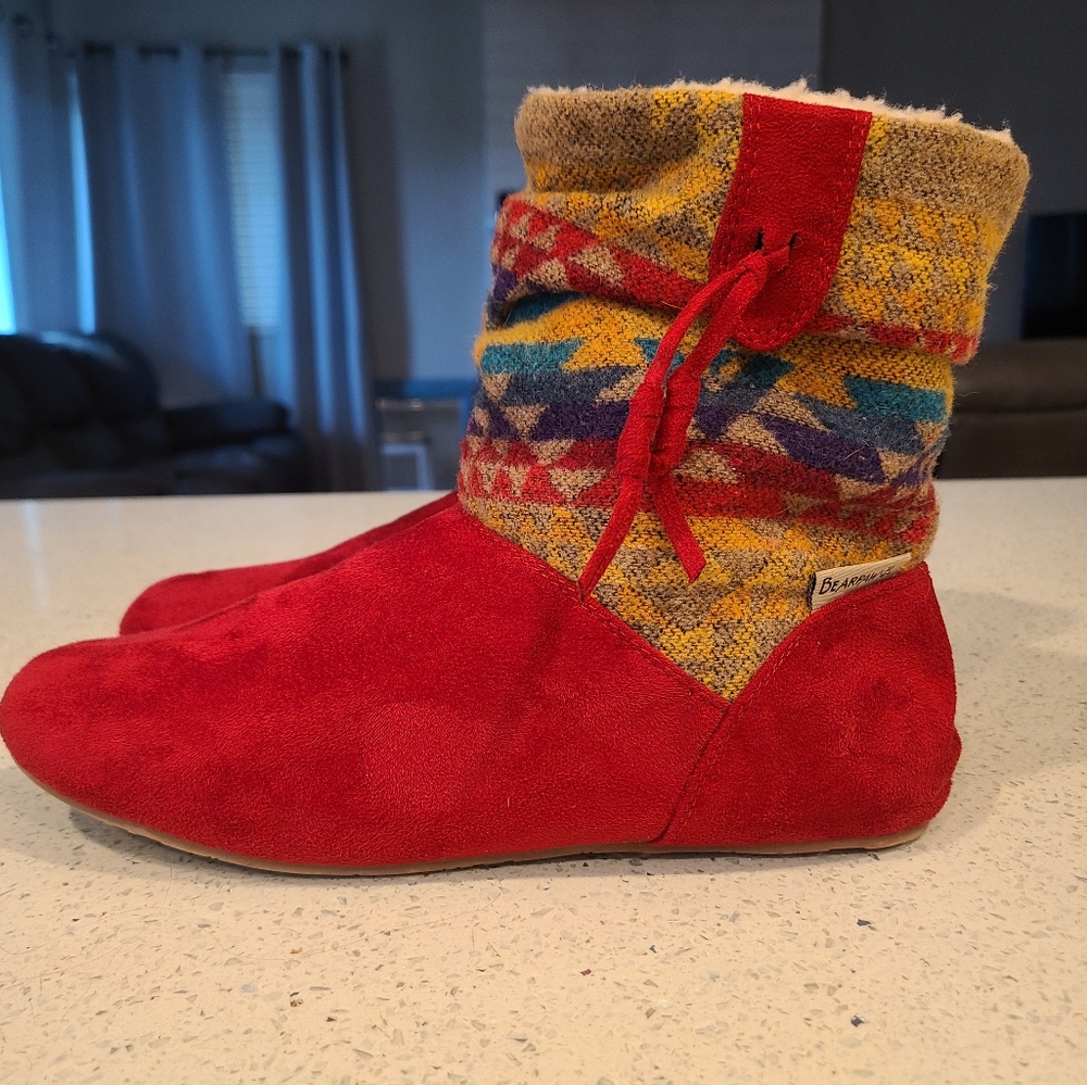 Bearpaw Amber Nova Aztec red booties-Size 9